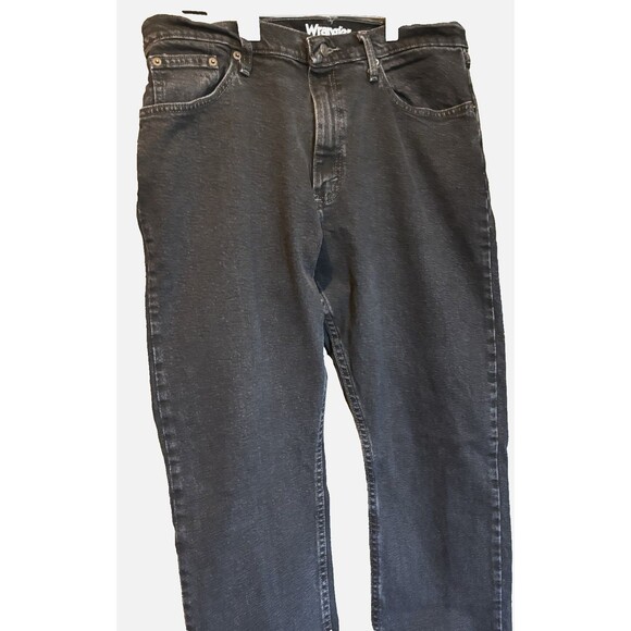 Wrangler Rugged Wear Men’s Work Jeans Size 34x30 Black Denim Regular Fit Strght - Picture 2 of 7